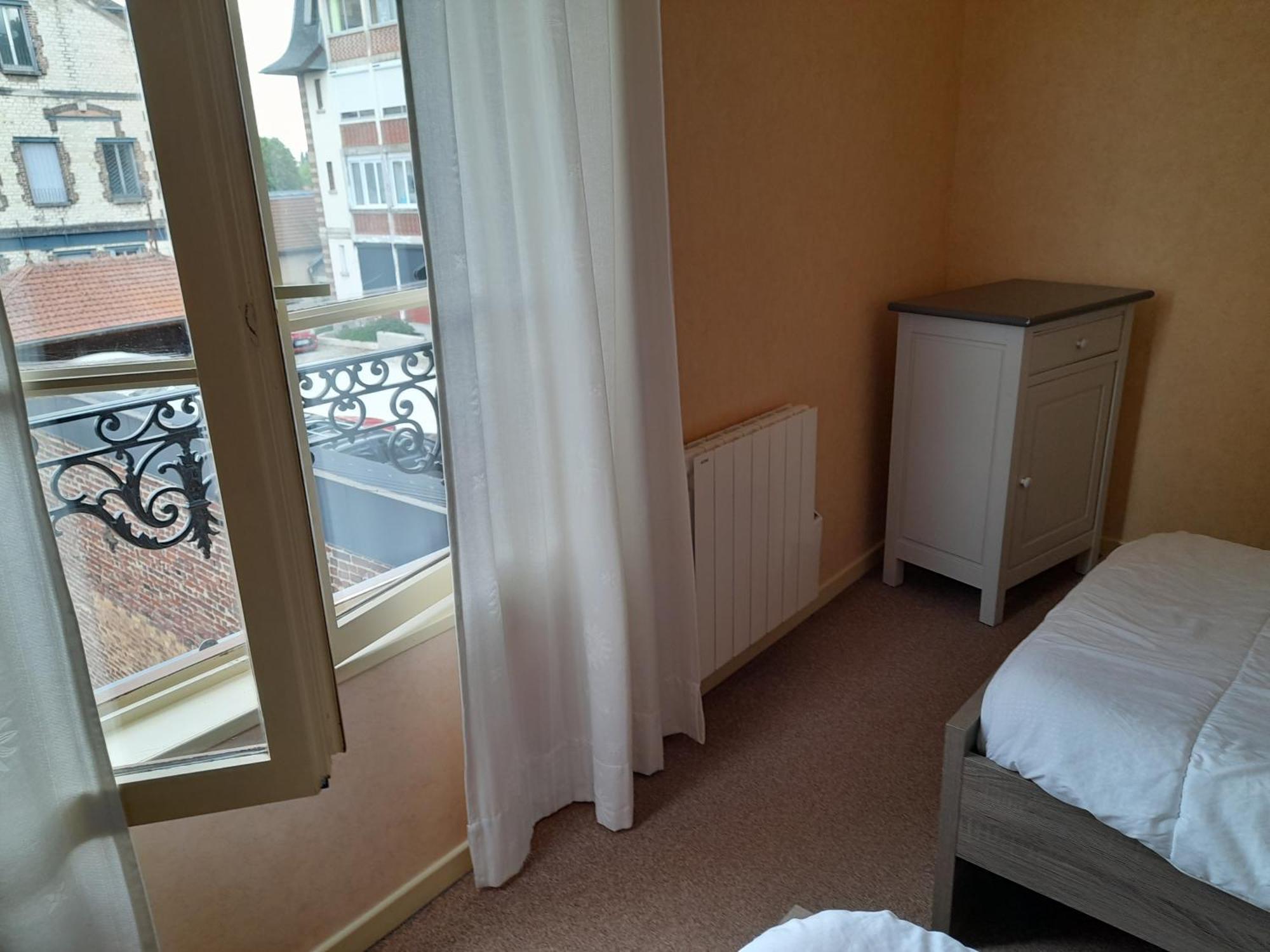 Appartement Du Pont De La Seine Троа Екстериор снимка